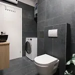 Apartment Lumi's Perfect Place Near With Garden & Free Public Parking